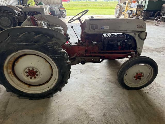 Image of Ford 8N equipment image 4