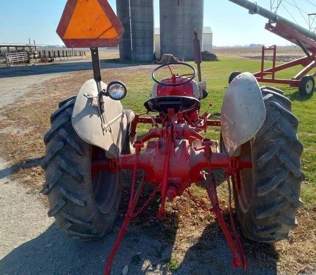 Image of Ford 8N equipment image 1