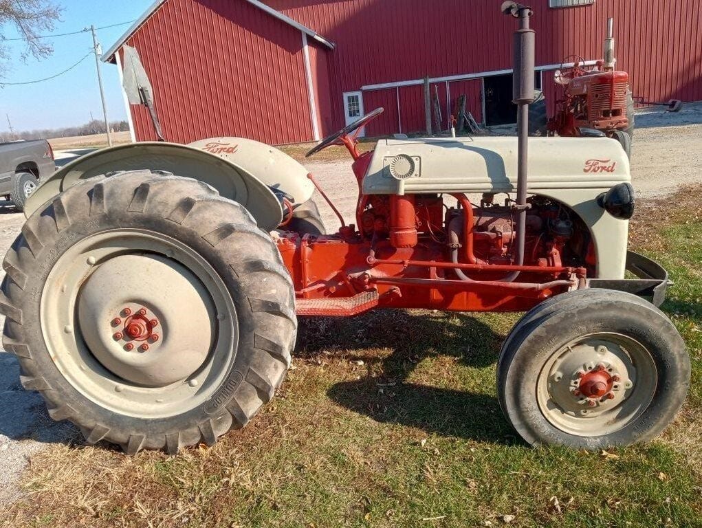 Ford 8N Equipment Image0