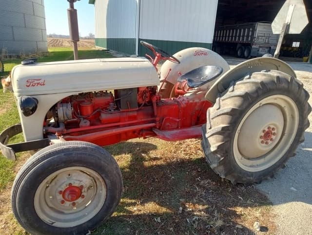 Image of Ford 8N equipment image 2