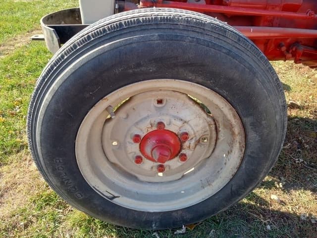 Image of Ford 8N equipment image 4