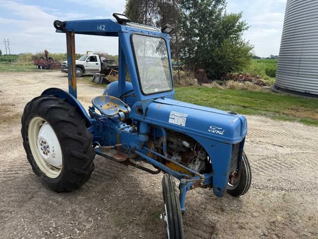Image of Ford 8N equipment image 3