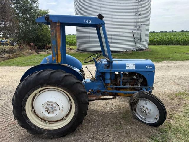 Image of Ford 8N equipment image 4
