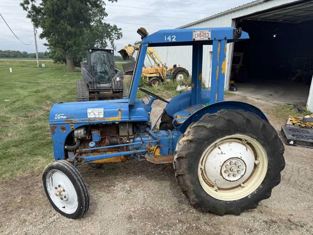 Ford 8N Equipment Image0