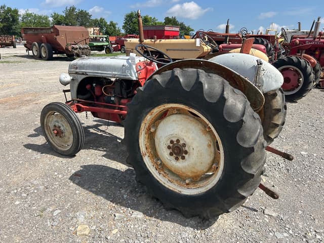 Image of Ford 8N equipment image 3