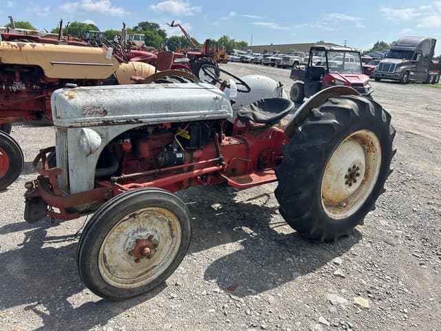 Image of Ford 8N equipment image 2