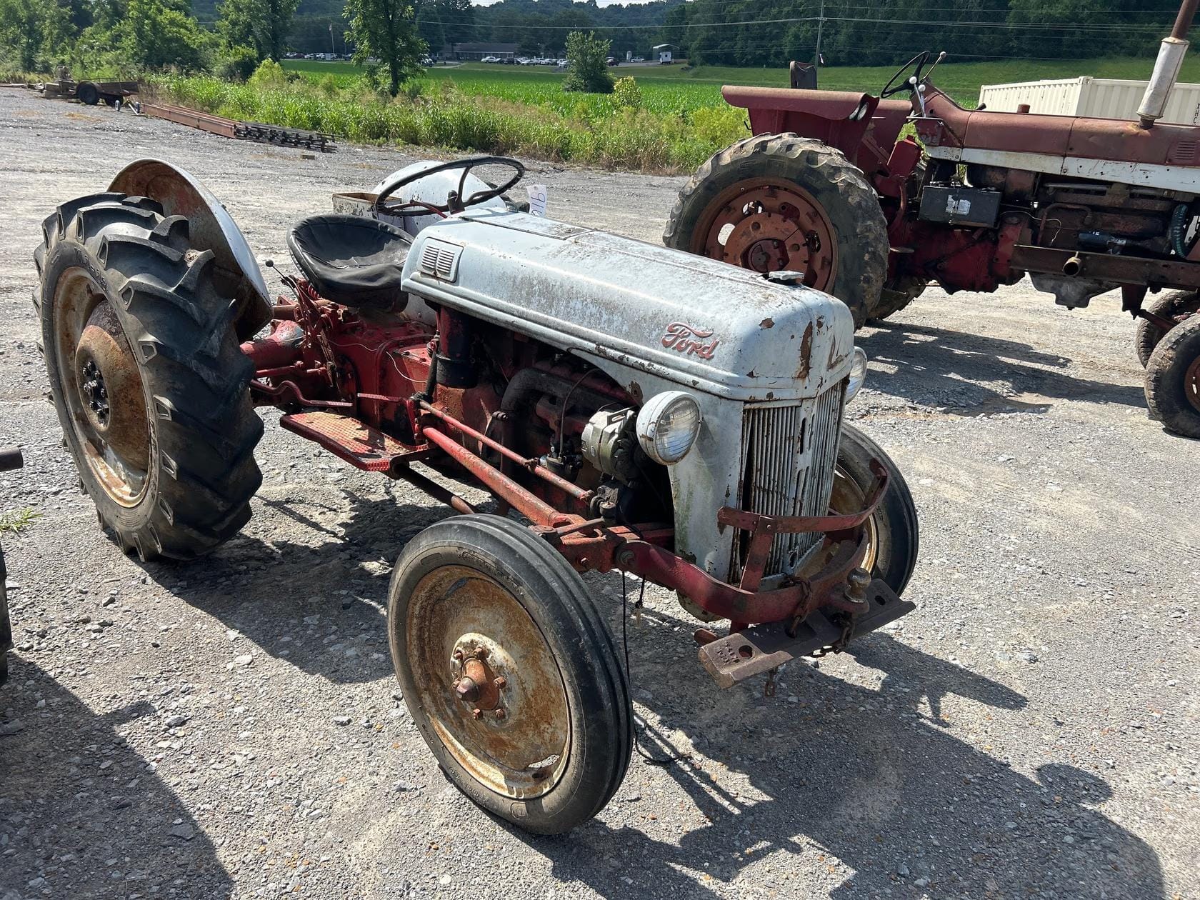 Ford 8N Equipment Image0