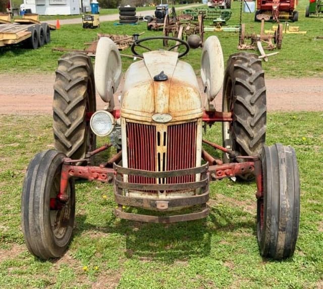Image of Ford 8N equipment image 1