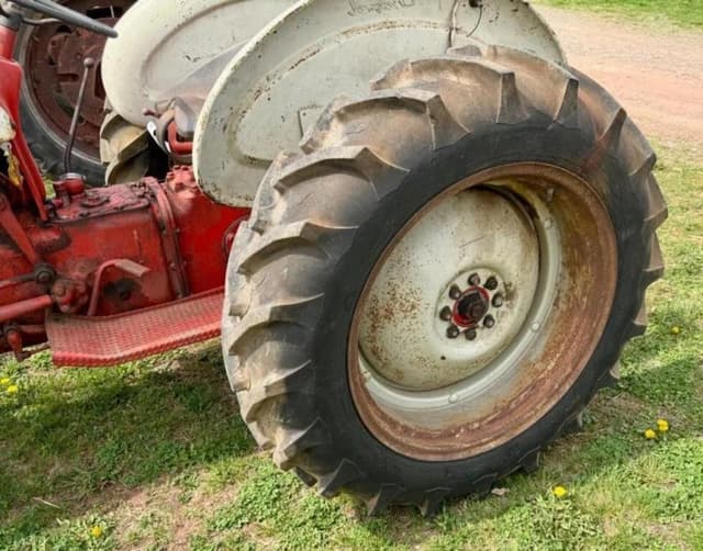 Image of Ford 8N equipment image 4