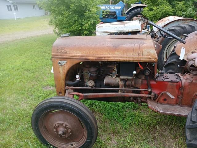 Image of Ford 8N equipment image 2