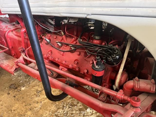 Image of Ford 8N equipment image 3