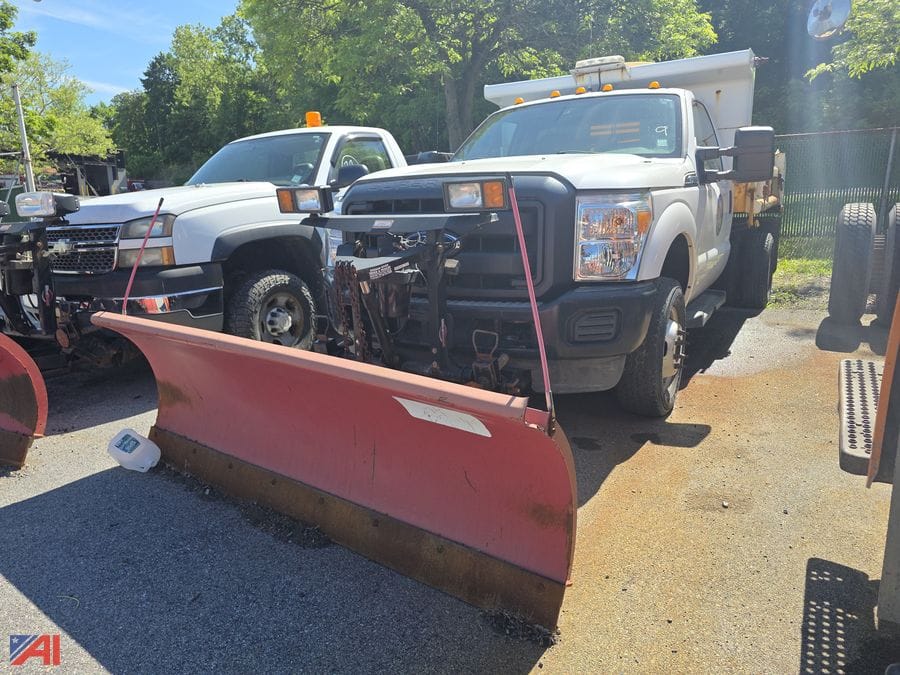 2012 Ford F-350 Equipment Image0