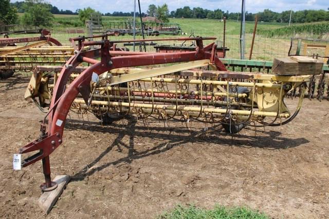 Image of New Holland 258 equipment image 1