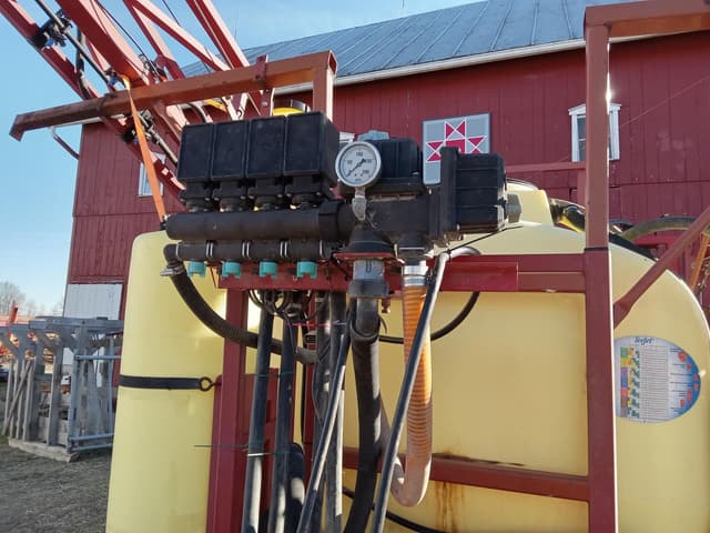 Image of Hardi Navigator 1000 equipment image 2