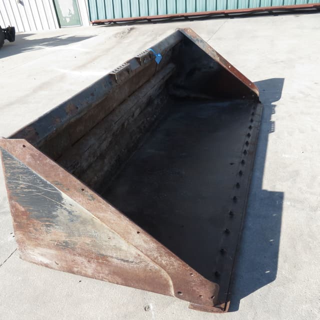 Image of Undetermined Bucket equipment image 2