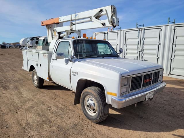 Image of GMC 3500 equipment image 1