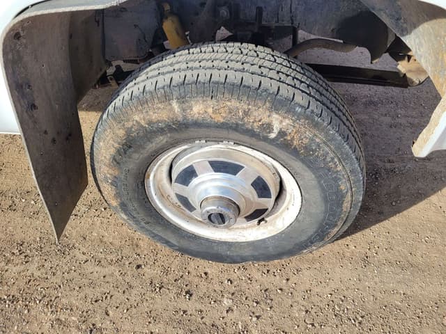 Image of GMC 3500 equipment image 2