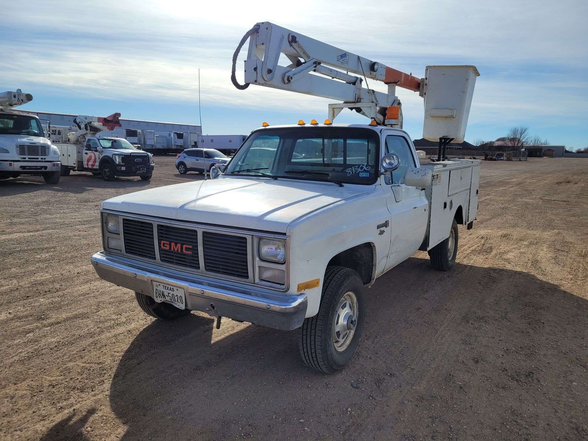 1988 GMC 3500 Equipment Image0