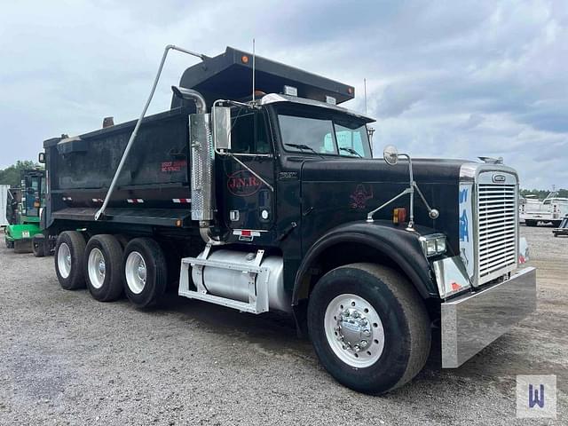 Image of Freightliner FLD120SD equipment image 3