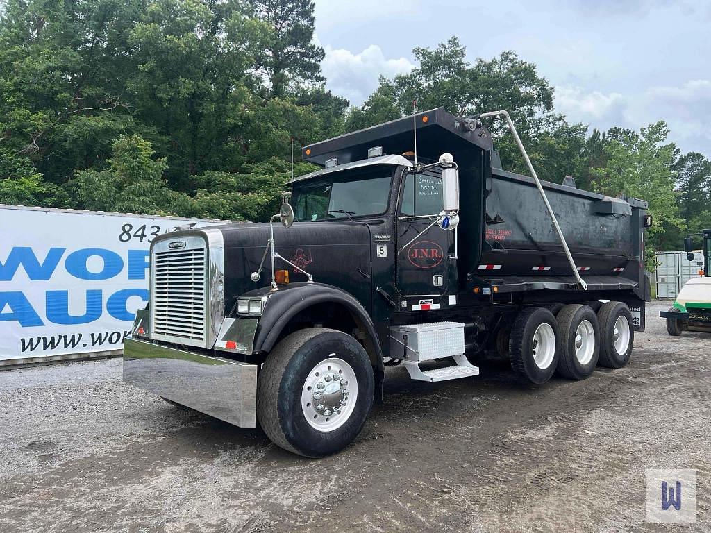 Image of Freightliner FLD120SD Primary image