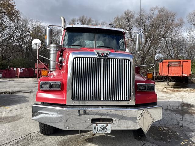 Image of Western Star 4900 SA equipment image 1