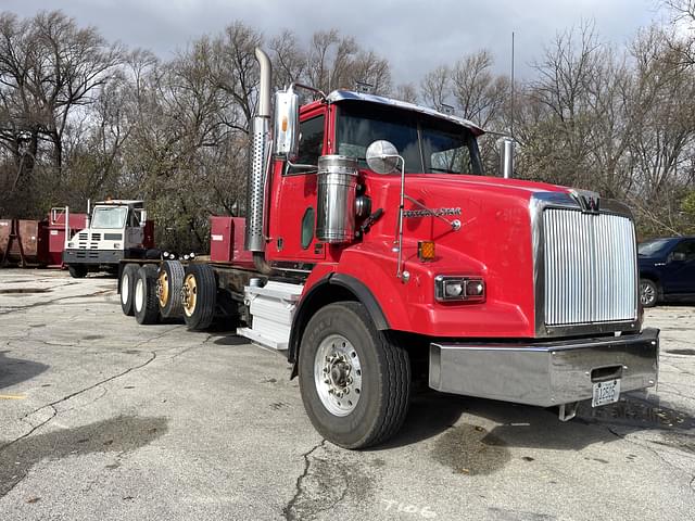 Image of Western Star 4900 SA equipment image 2