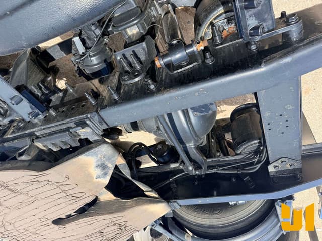 Image of Freightliner CA125DC equipment image 4
