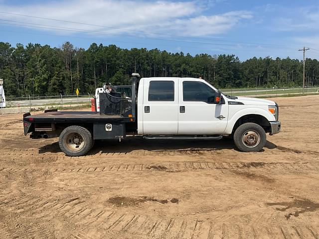 Image of Ford F-350 equipment image 3