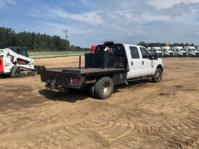 Image of Ford F-350 equipment image 4