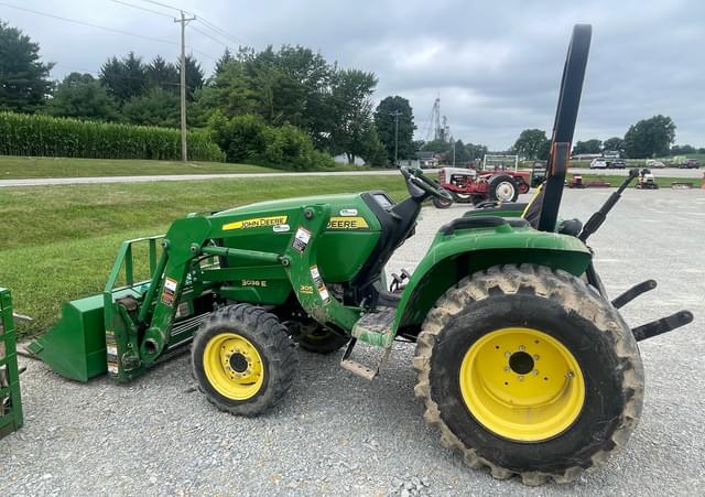 Image of John Deere 3038E equipment image 2