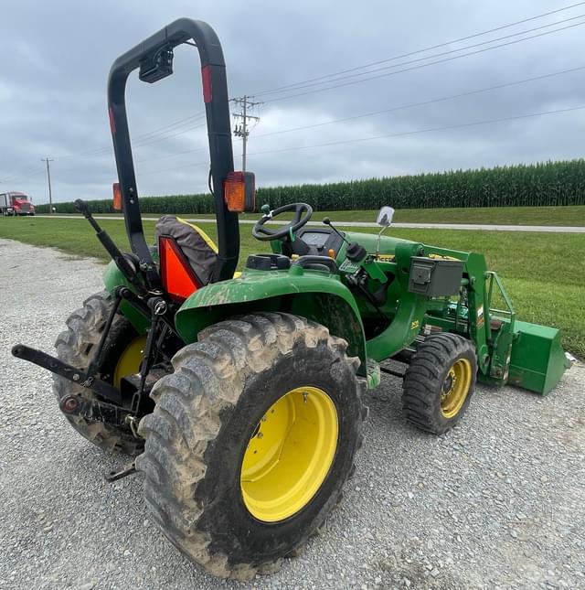 Image of John Deere 3038E equipment image 4