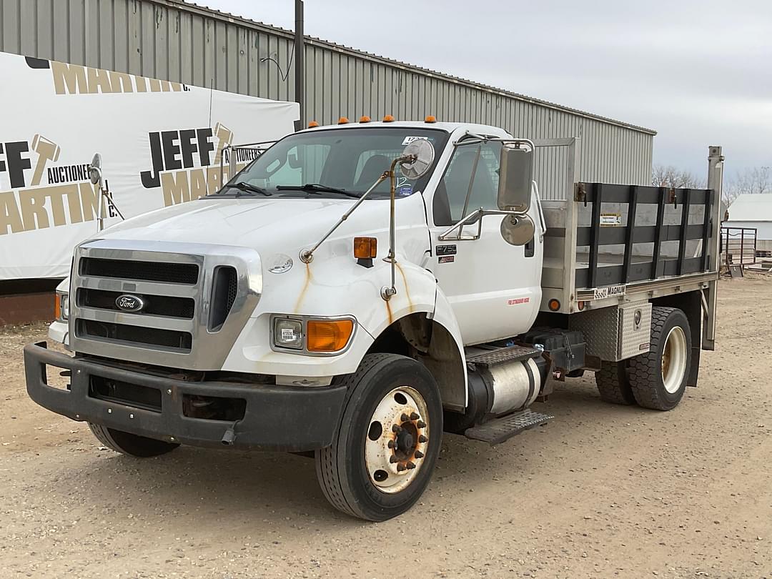 Image of Ford F-750 Primary image