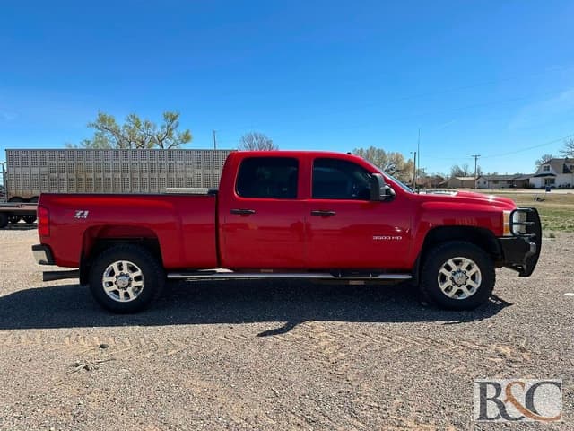 Image of Chevrolet 3500HD equipment image 3
