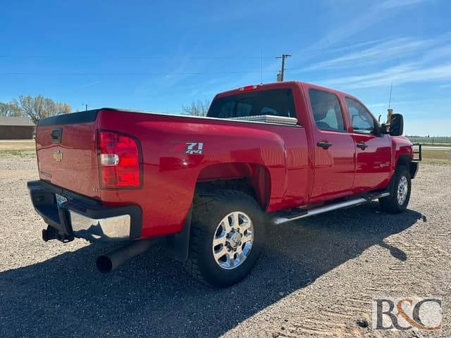 Image of Chevrolet 3500HD equipment image 4