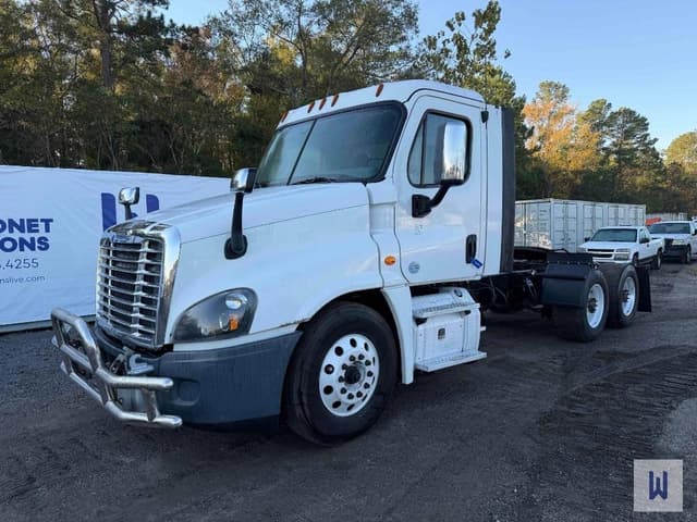 Image of Freightliner Cascadia 125 equipment image 1