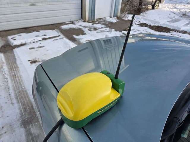 Image of John Deere StarFire 6000 equipment image 1