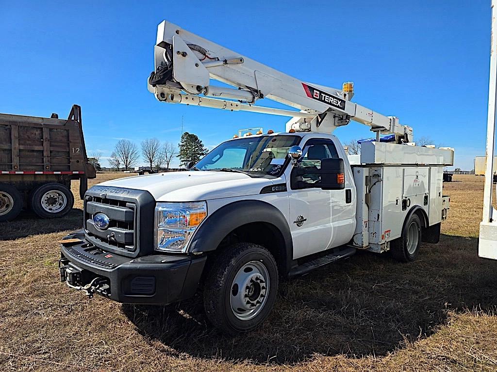 Image of Ford F-550 Primary image