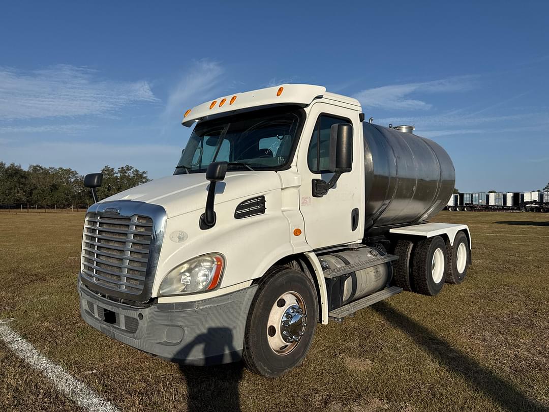 Image of Freightliner Cascadia Primary image