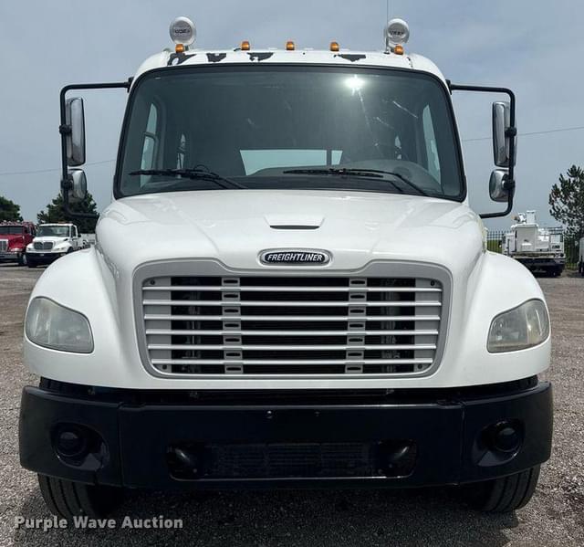 Image of Freightliner Business Class M2 equipment image 1