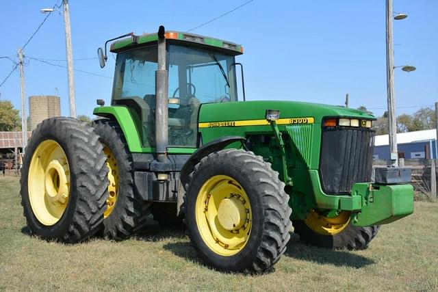 Image of John Deere 8300 equipment image 1