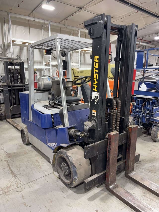 Image of Hyster S120XMS equipment image 4