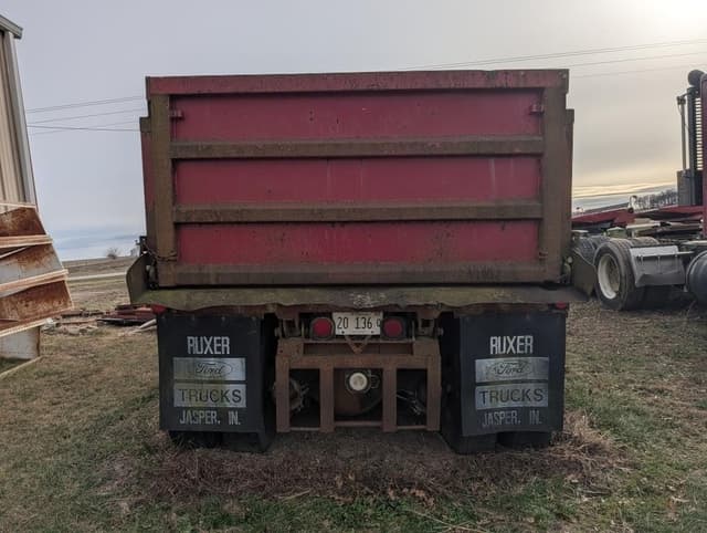 Image of Chevrolet Kodiak equipment image 2