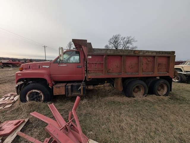 Image of Chevrolet Kodiak equipment image 3