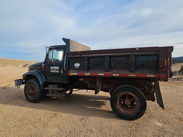 Image of International 4700 equipment image 2