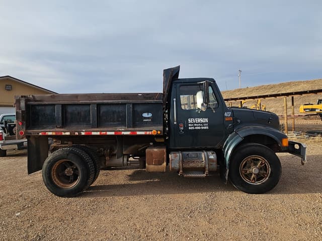 Image of International 4700 equipment image 1