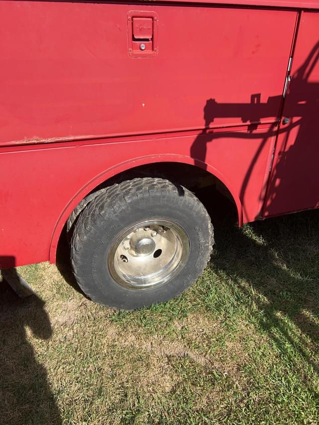 Image of Ford F-350 equipment image 2