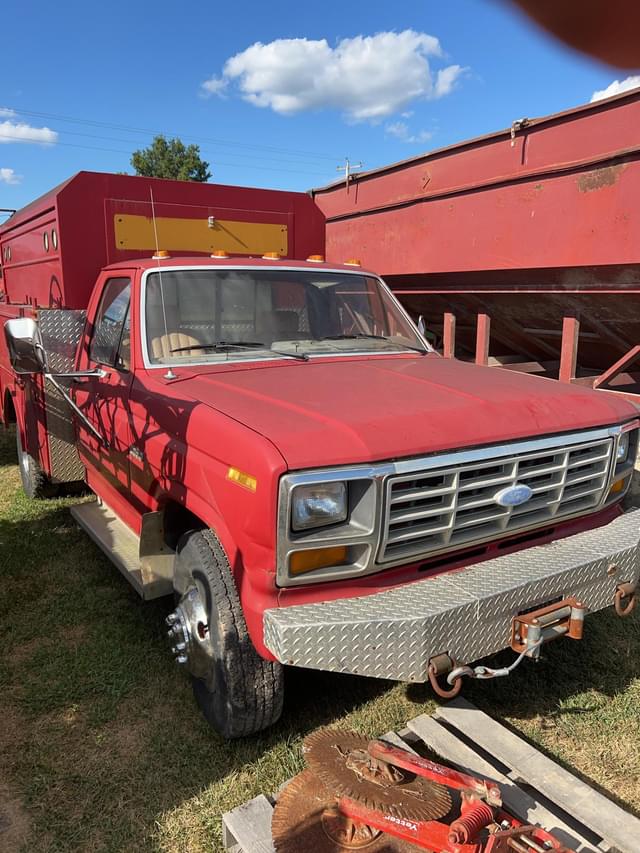 Image of Ford F-350 equipment image 1