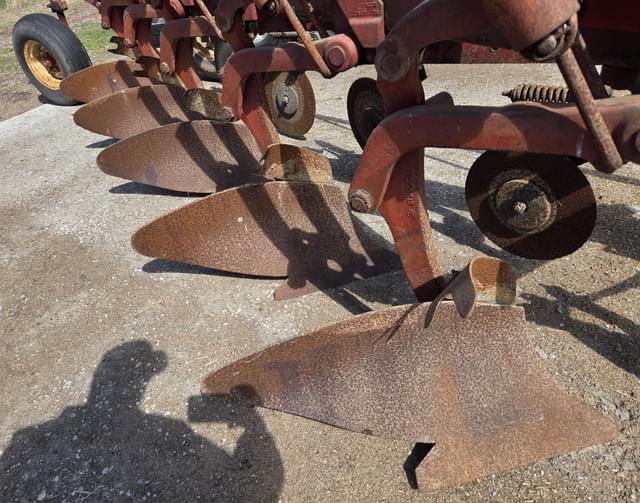Image of International Harvester 720 equipment image 3