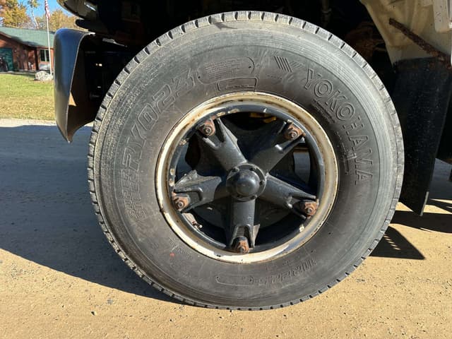 Image of GMC Kodiak equipment image 2