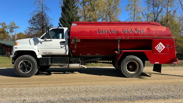 Image of GMC Kodiak equipment image 1